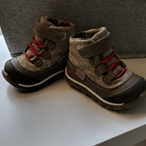 See Kai Run waterproof hiking toddler boots 4